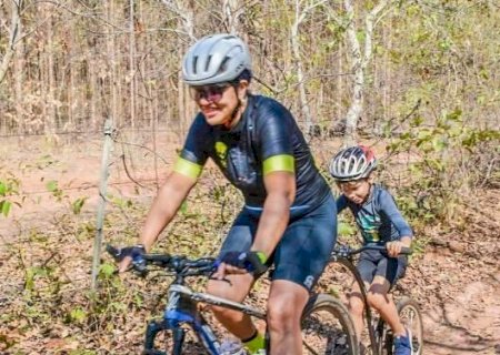 Aos 8 anos, Theo ser&aacute; 1&ordf; crian&ccedil;a a competir no Brasil Ride com "bike carona"