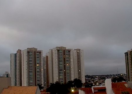 Semana come&ccedil;a com c&eacute;u nublado e chance de chuva em MS