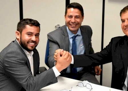 Trator para Vicentina: Câmara comemora conquista e destaca atendimento de senador ao município