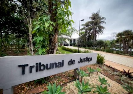 Concursos oferecem vagas para juiz, professor e servidor do TCE