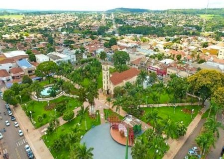 Cassil&acirc;ndia completa 71 anos com rodeio e show pirot&eacute;cnico neste domingo