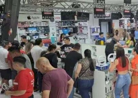 Com d&oacute;lar em baixa, lojistas esperam vender US$ 25 milh&otilde;es na Black Fronteira
