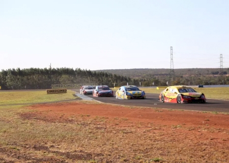 Automobilismo, v&ocirc;lei e corrida movimentam outubro em MS