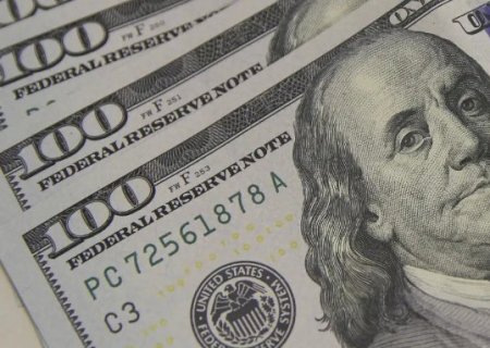 D&oacute;lar cai a R$ 5,40 com tens&atilde;o entre EUA e China e expectativa de tarifa&ccedil;o