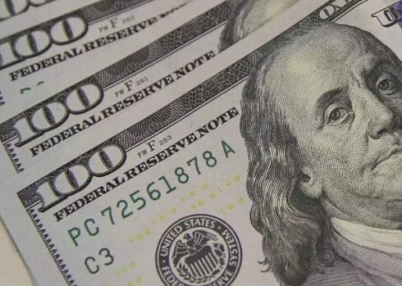D&oacute;lar cai a R$ 5,35 ap&oacute;s acordo entre EUA e Jap&atilde;o sobre minerais