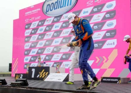 Sob chuva, Thiago Camilo vence prova da Stock Car em Campo Grande