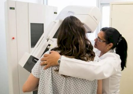 Saúde reforça Outubro Rosa com entrega de mamógrafos e prevenção ao câncer de mama