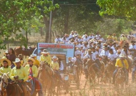 Há 20 anos, cavalgada exalta homem do campo e cultura de peões