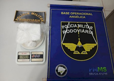 Passageiro de van é preso com cocaína que seria vendida em Angélica