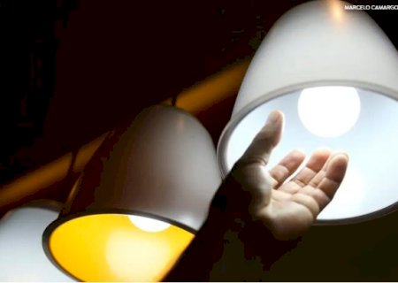 Conta de luz pode ficar mais barata fora do hor&aacute;rio de pico em MS