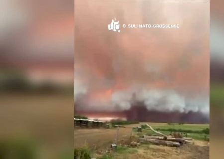VÍDEO: \'Nuvens de fogo\' surpreendem Cassilândia durante alerta de tempestade