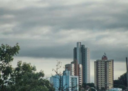 Domingo come&ccedil;a nublado, mas previs&atilde;o indica tempo firme