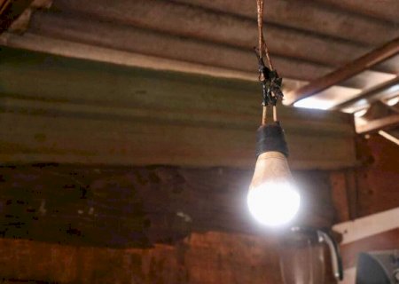 Governo estuda cobrar mais caro energia em hor&aacute;rios de pico