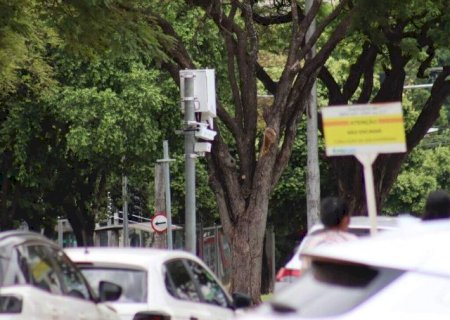 Nos 10 primeiros dias de radares funcionando, 4 mil s&atilde;o multados no tr&acirc;nsito