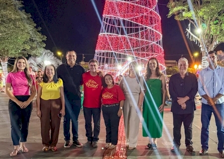 Fraternidade iluminada: Jateí abre oficialmente o seu Natal de Luz 2025
