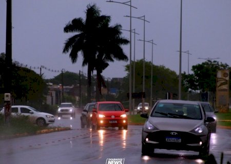 Dourados tem alerta de tempestade e cidades do Conesul enfrentam \'grande perigo\'