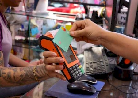 N&uacute;mero de fam&iacute;lias endividadas tem leve aumento, mas contas atrasadas caem