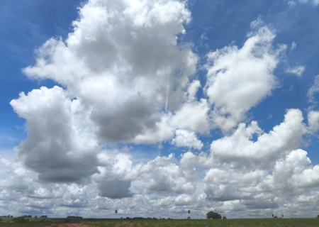 Dia come&ccedil;a com c&eacute;u limpo, mas MS tem risco de temporais