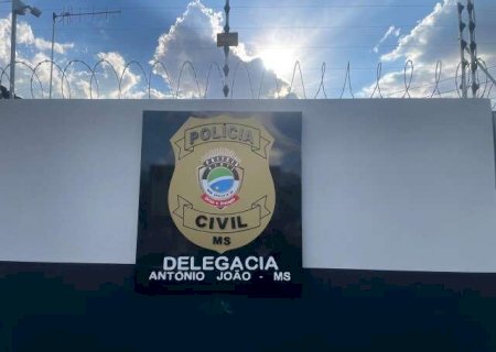 Professor &eacute; preso suspeito de estuprar alunas de 7 anos em MS