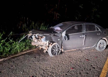 Acidente entre carro e ônibus destrói veículo na Serra do Sucuriú, em Paraíso das Águas