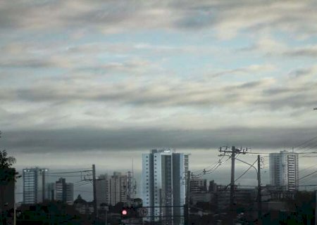 Quinta-feira ser&aacute; de temperaturas altas, mas ainda h&aacute; alerta de temporal