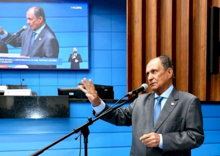 Zé Teixeira luta por transporte para pacientes e monitoramento em escolas estaduais