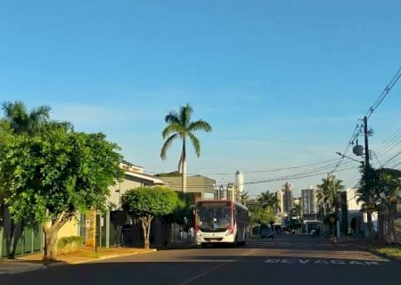 S&aacute;bado come&ccedil;a com c&eacute;u claro e previs&atilde;o &eacute; de calor&atilde;o ao longo do dia