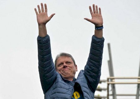 Tarcísio diz ter certeza de que reunião com Flávio na quarta-feira será positiva