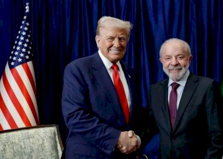 Governo brasileiro vai insistir no diálogo com os EUA após Trump anunciar tarifa de 15%