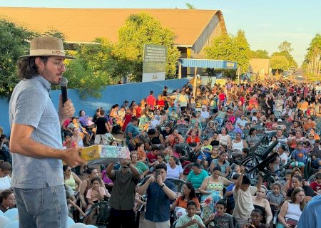 2ª vez Selo Ouro em Alfabetização, Batayporã distribui novas apostilas aos alunos do Ensino Fundamental I