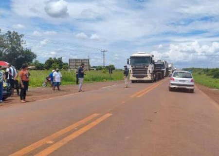 Prefeitura faz acordo com moradores e BR-163 entre Dourados e Caarapó é liberada após 5 horas