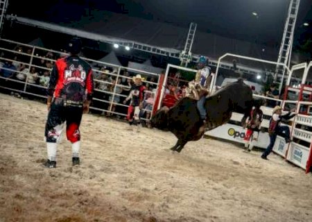 Den&uacute;ncia aponta poss&iacute;vel desvio de verba da educa&ccedil;&atilde;o em rodeio em Itapor&atilde;