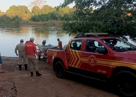 Bombeiros de Fátima do Sul fazem buscas para encontrar homem que pode ter desaparecido no Rio Dourados