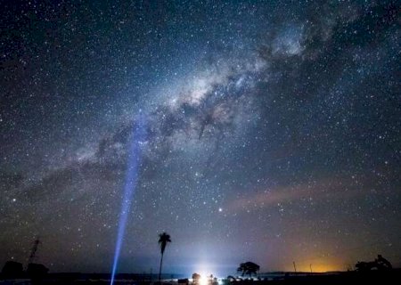 Luzes no c&eacute;u: chuva de meteoros L&iacute;ridas atinge pico na madrugada