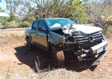 Veículo capota e mulher morre presas às ferragens entre Ponta Porã e o distrito de Nova Itamarati.