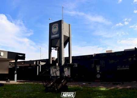 Populares perseguem ladrão após furto de moto no centro de Dourados