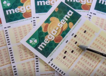 Ningu&eacute;m acerta as seis dezenas e Mega-Sena acumula>
