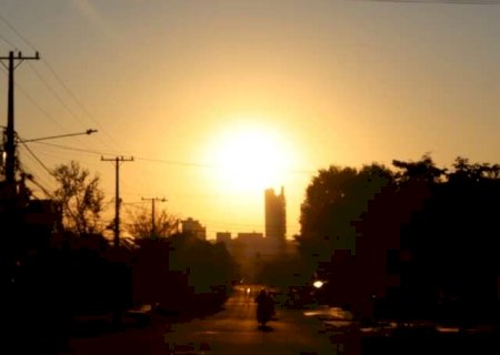 Calor predomina, mas chuva pode aparecer neste domingo em MS