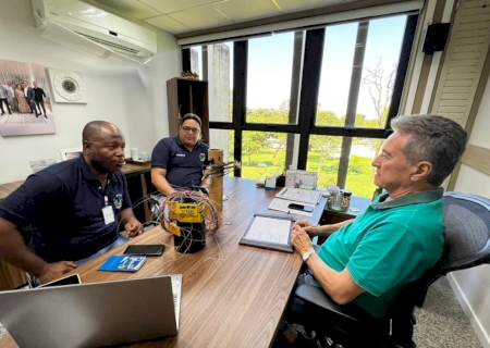 Hashioka debate soluções para ordenamento de redes aéreas e poluição visual com empresa especializada em soluções