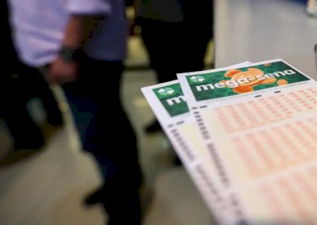 Mega-Sena acumula e pode pagar R$ 100 milh&otilde;es neste s&aacute;bado>