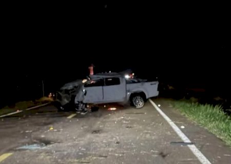 Colis&atilde;o entre moto e caminhonete mata ao menos 2 entre Amambai e Coronel Sapucaia