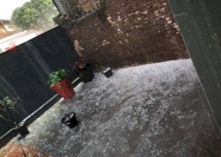 Temporal com granizo assusta moradores e causa prejuízos em Ivinhema