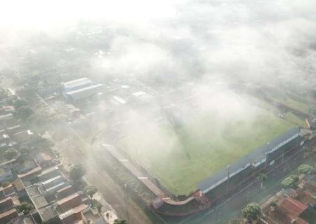 Após madrugada fria, Rio Brilhante amanhece tomada por neblina