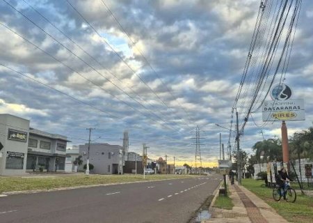 Frente fria avan&ccedil;a e traz chuva de at&eacute; 100 mm neste s&aacute;bado