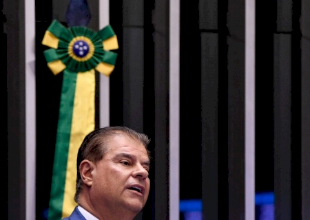 Senador Nelsinho Trad cobra explicações do Mapa sobre falta de vacinas no campo: “Se há milhões de doses, por que o produtor não encontra?”>