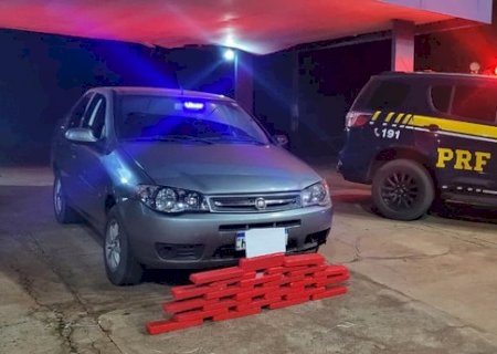 PRF apreende 22 Kg de maconha e recupera veículo em Água Clara (MS)