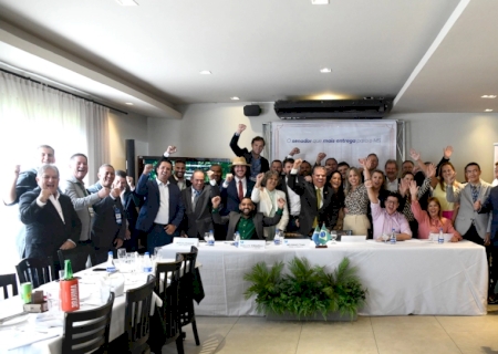 Senador Nelsinho Trad recebe cerca de 40 prefeitos em Brasília e ganha manifestações de apoio pela atuação municipalista em MS