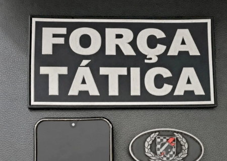 Passageiro em veículo de aplicativo de Dourados é flagrado com crack no sapato em Fátima do Sul