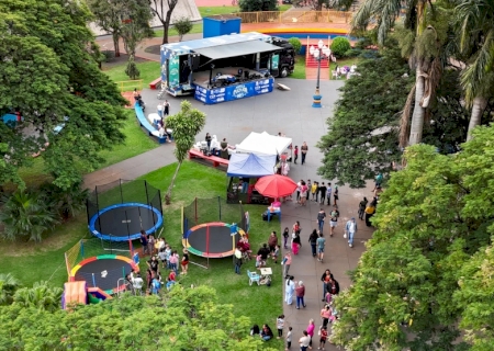 Circula Cultura MS transforma a Praça Getúlio Vargas em palco de arte, dança e música em Fátima do Sul
