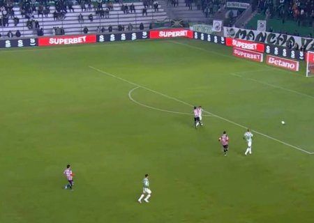 Em jogo da Copa do Brasil, douradense é expulso com 30 segundos em campo>